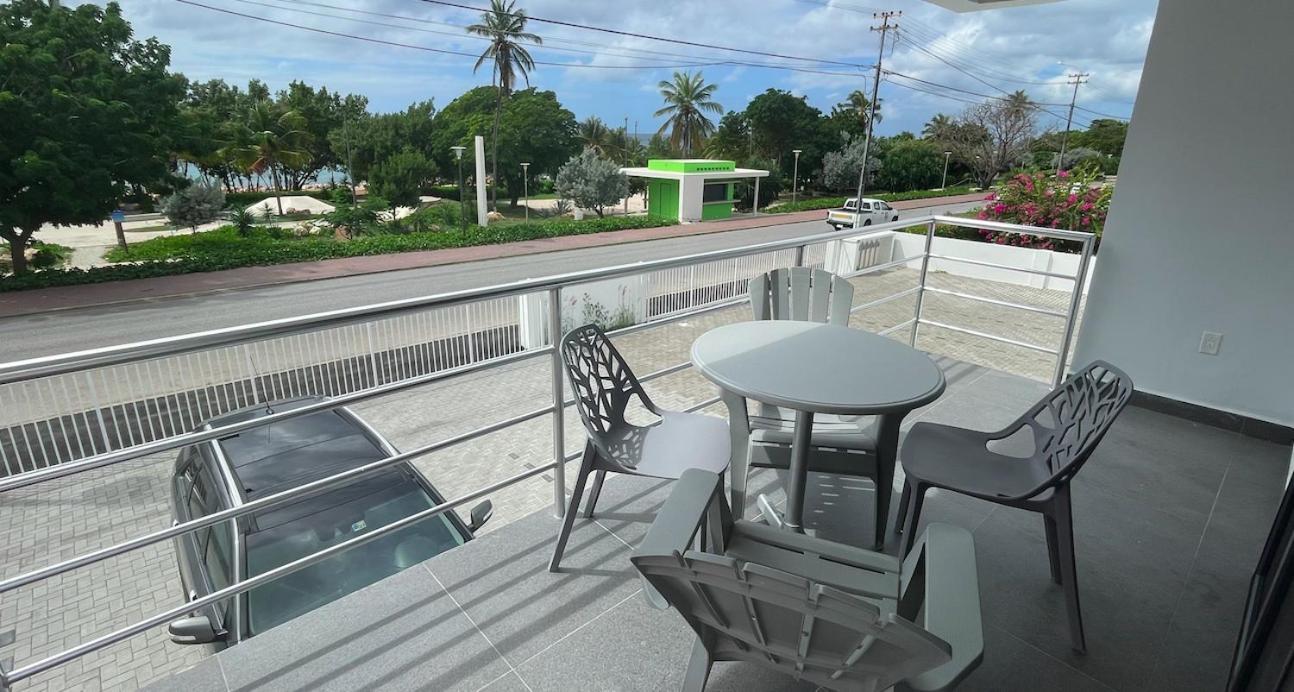 Whitehouse Boulevard, Close To Mambo Beach And City Centre Apartment Willemstad Exterior foto